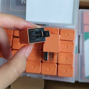 RƠ LE UUS 12V 5C 40A