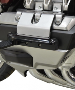 ĐỂ CHÂN TÍCH HỢP CHỔNG ĐỔ GOLDWING 2018 GW003